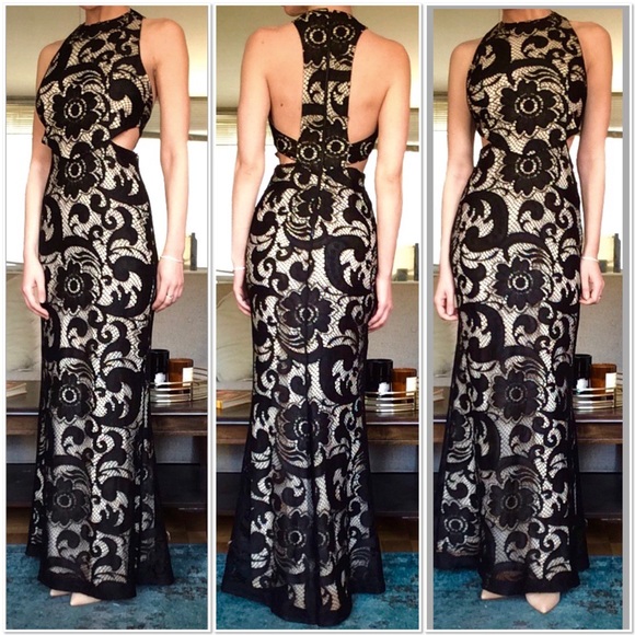 Alice + Olivia Dresses & Skirts - Alice + Olivia Adel Cut-Out Maxi Dress/Gown